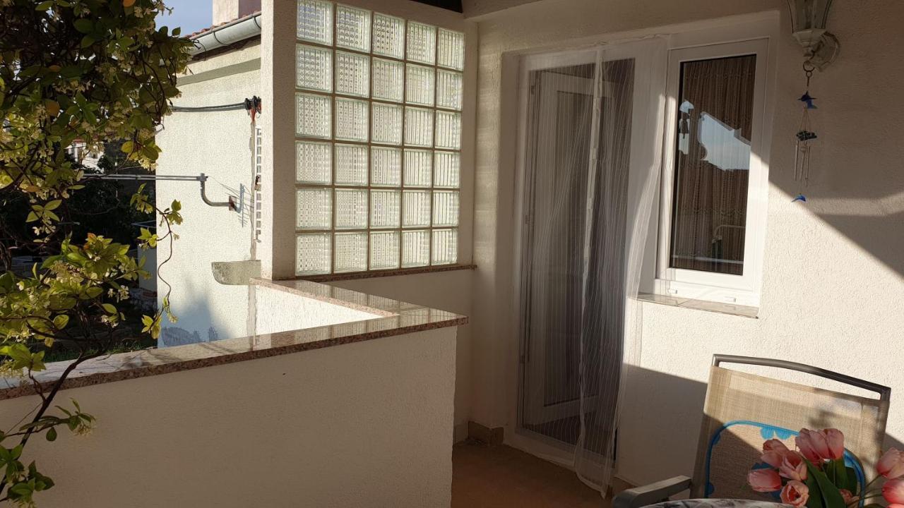 Apartman Dinka Punat Exterior foto